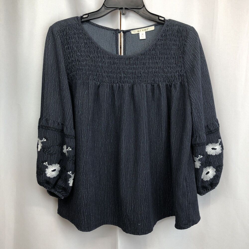 Miami Francesca’s Medium Blue Top Embroidered Flowers 3/4 Sleeves M